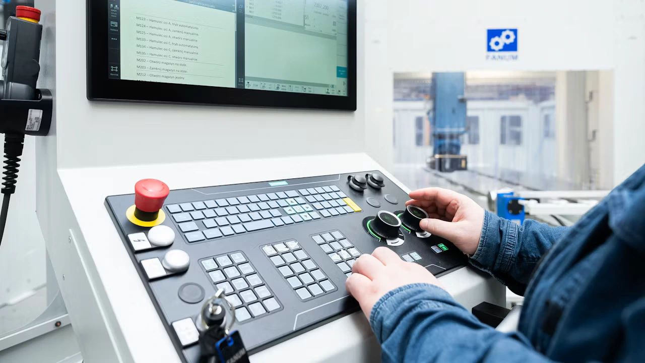Siemens CNC Alternatives: FANUC, Mitsubishi, HEIDENHAIN and PC-Based CNC Compared